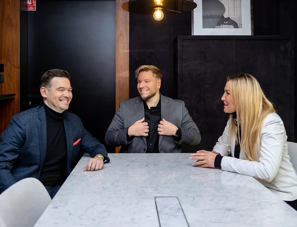 Anna Michalska i Robert Bandrowski i Łukasz Wydrowski Estatic eksperci nieruchomości Gdańsk Gdynia Sopot praca rekrutacja