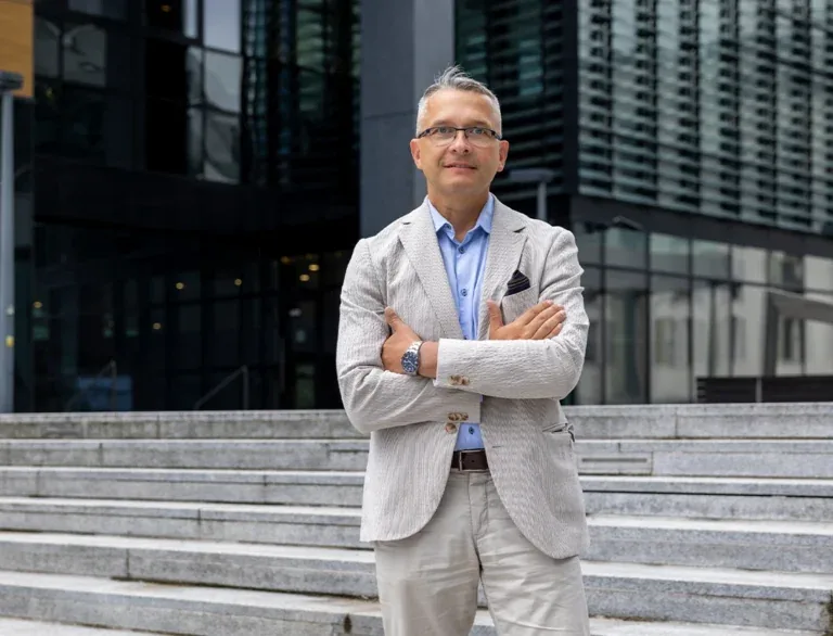 Krzysztof Wolanin, lider zespołu w ESTATIC.